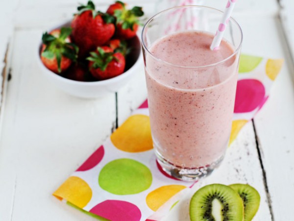 A Healthy And Simple Strawberry Kiwi Smoothie Women Daily Magazine