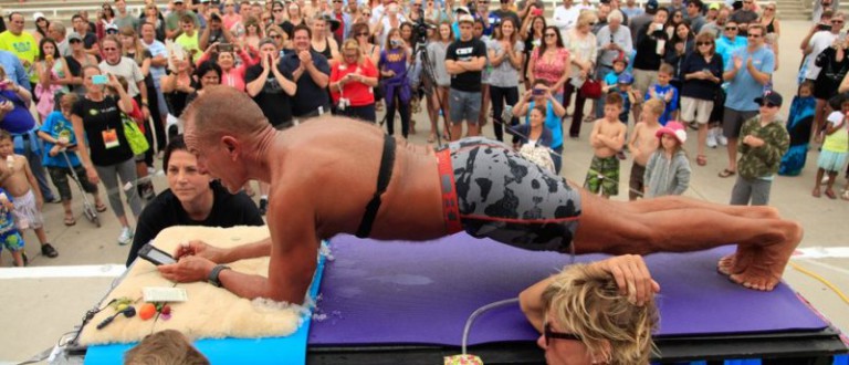 57 Year Old Former Marine Sets The Plank World Record Women Daily Magazine